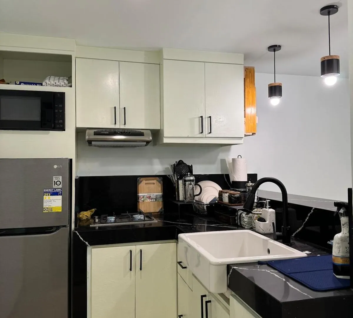 Vila 2BR House with free parking nr SM & Airport Manila Filipíny
