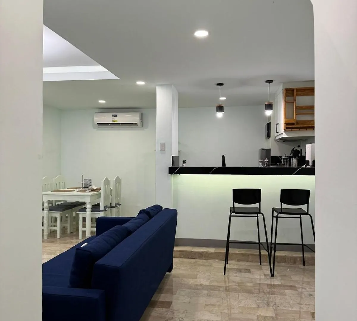 2BR House with free parking nr SM & Airport Villa Manila